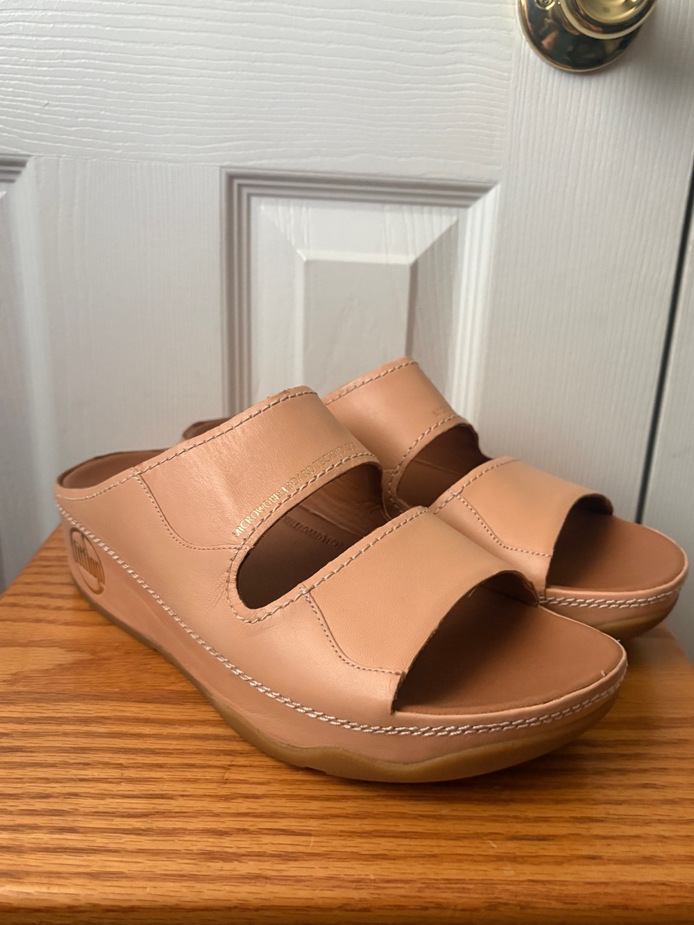 fitflop Shuv Nude Two Bar Leather Platform Slide Sandals 8